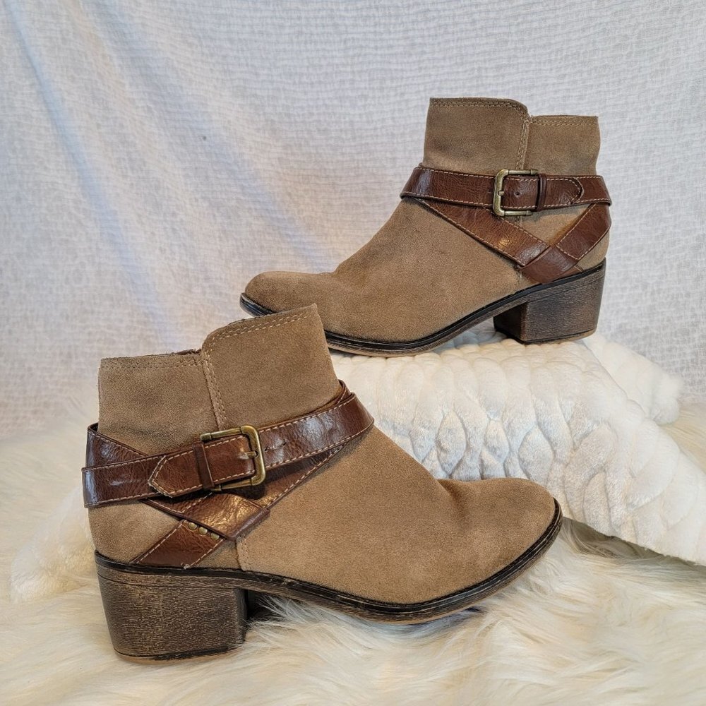 WHITE Mountain Tan Suede Brown Ankle Strap‎ Heeled Booties Sz. 8.5 Yonder